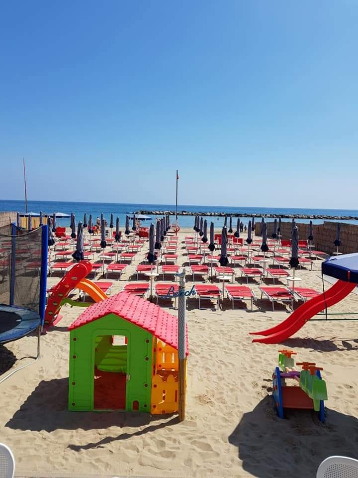vakantie Italiaanse Riviera - zonvakantie Ligurië - strandvakantie bloemenriviera